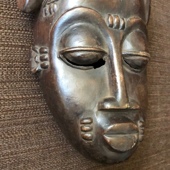 EARLY ANTIQUE HAND CARVED AFRICAN TRIBAL MASK